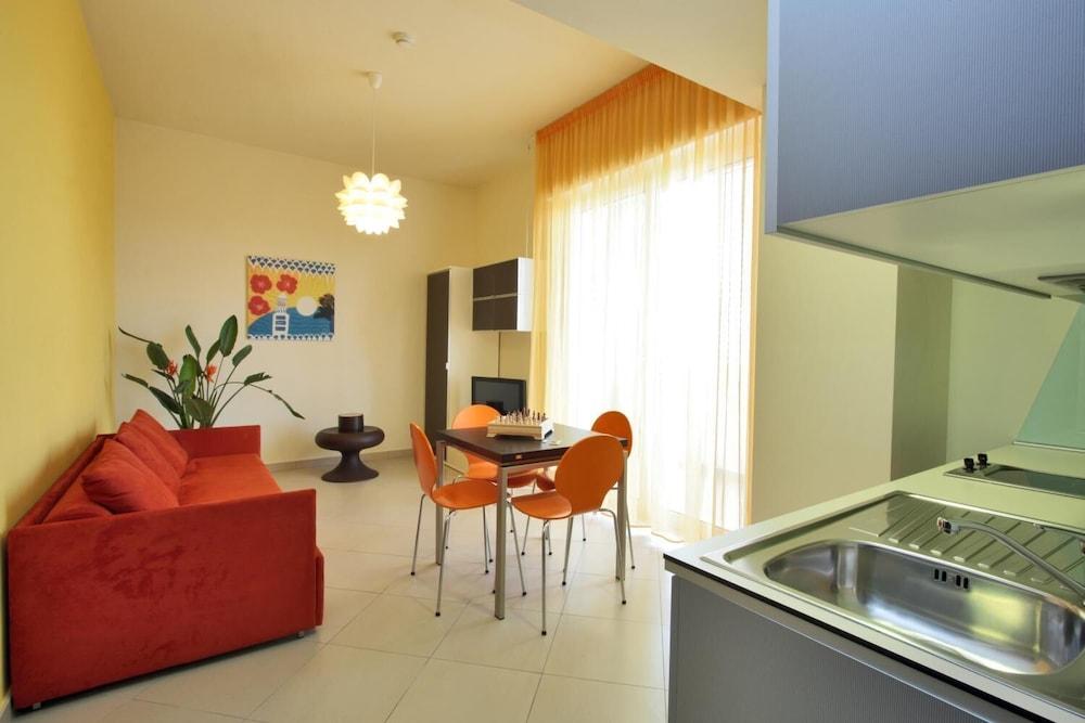 Noha Suite Hotel Riccione Exterior foto