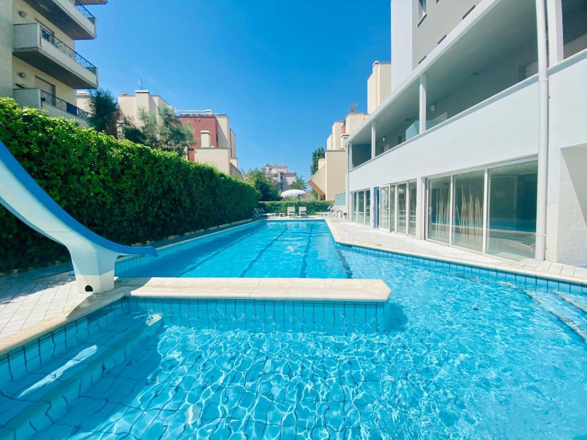 Noha Suite Hotel Riccione Exterior foto